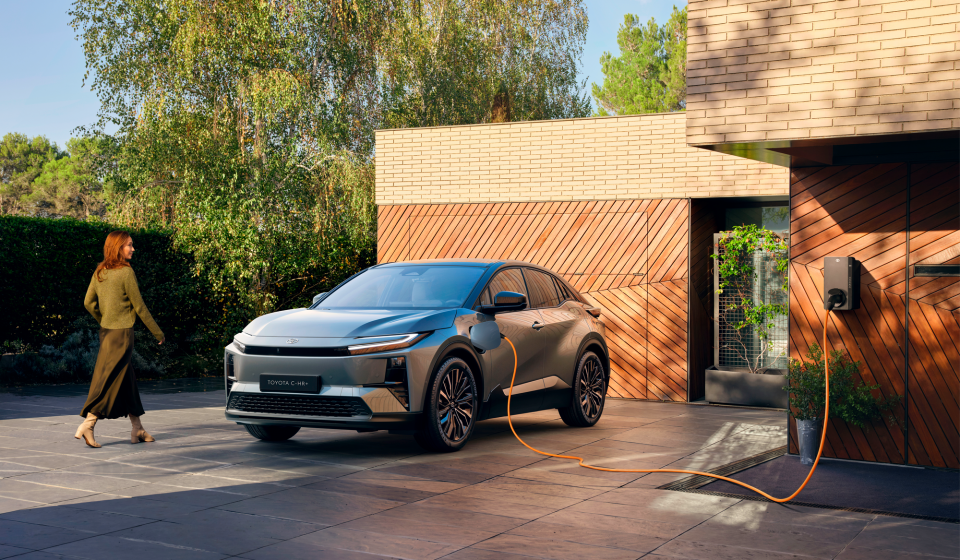Toyota C-HR+