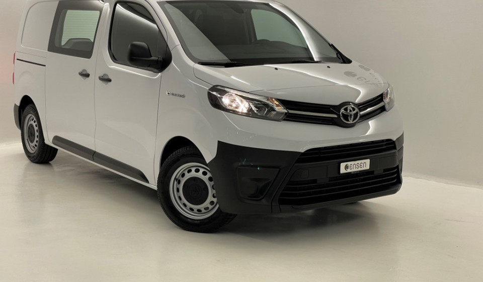 TOYOTA PROACE EV 75kWh M Active