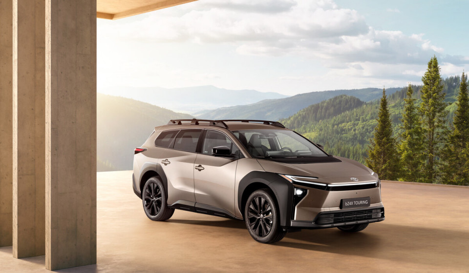 Lexus LM MPV