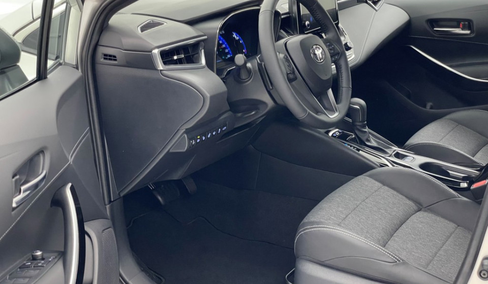 TOYOTA COROLLA Touring Sports 2.0 HSD