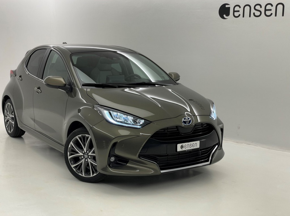 TOYOTA Yaris 1.5 Premium e-CVT