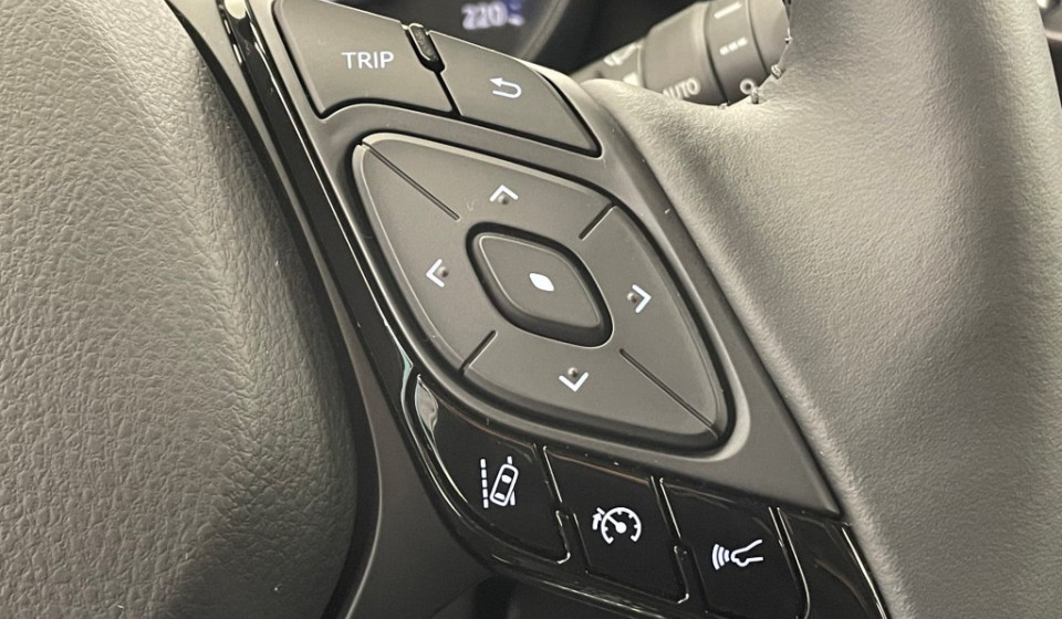 TOYOTA C-HR 2.0 HSD CVT Trend