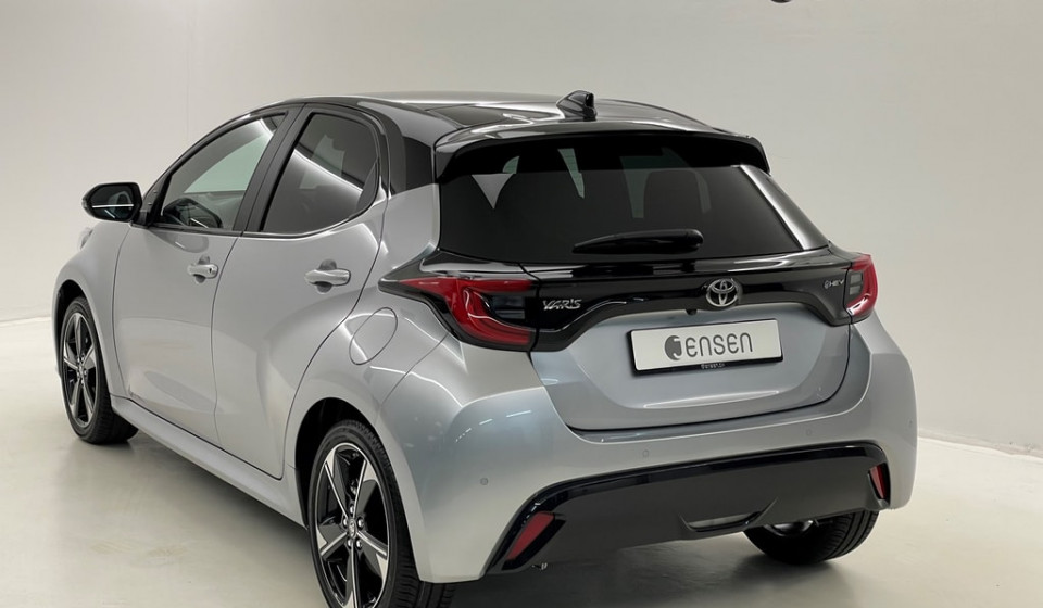 TOYOTA Yaris Hybrid 1.5 Premiere Edition