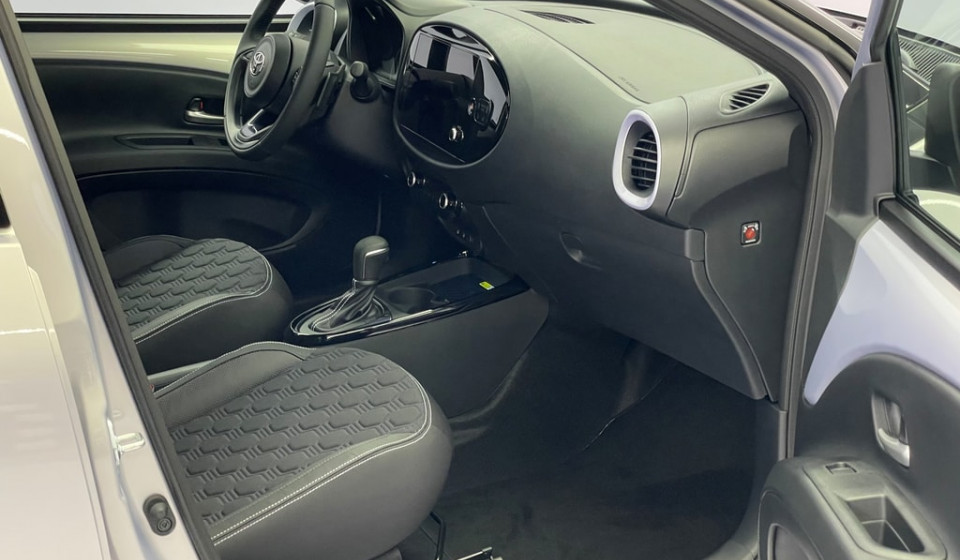 TOYOTA Aygo X 1.0 JBL Edition