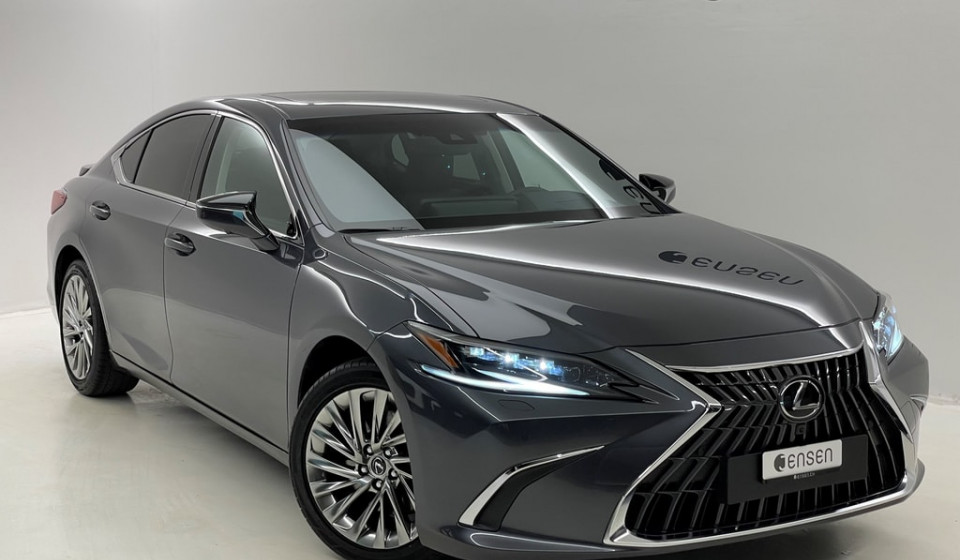 LEXUS ES 300h Excellence Voll-Hybrid